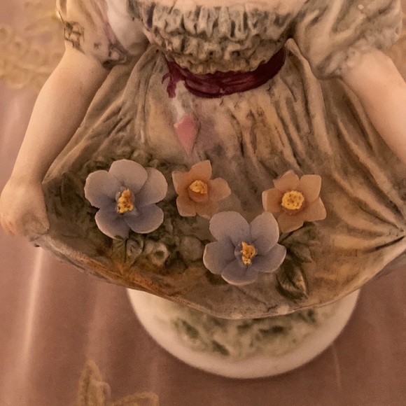 Lefton China Vintage Hand Painted Bisque Porcelain Young Lady Figurine - Picture 5 of 9